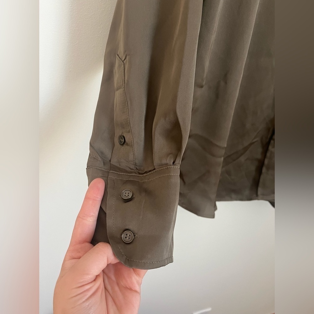 H&M shirt with a sheen long sleeves dark green - Picture 8 of 9